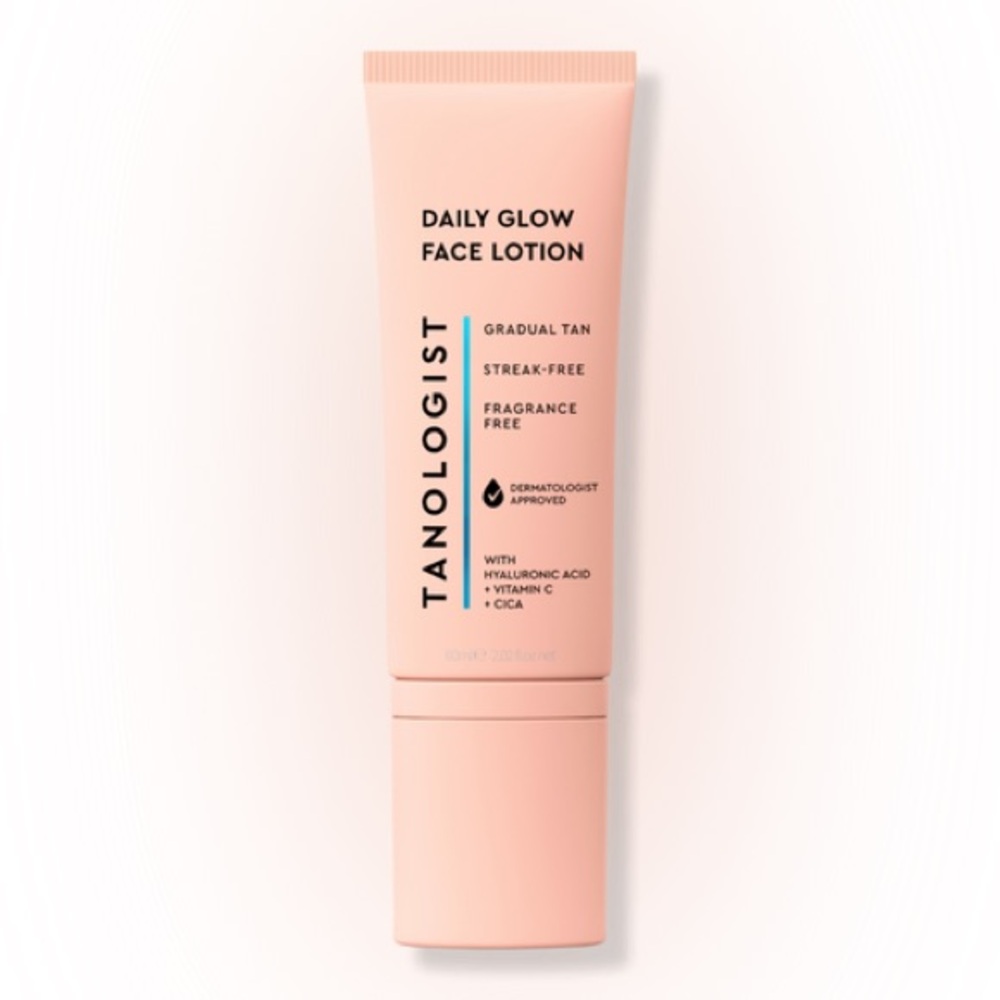 NEW Tanologist Daily Glow Face Moisturizer - Gradual Tan